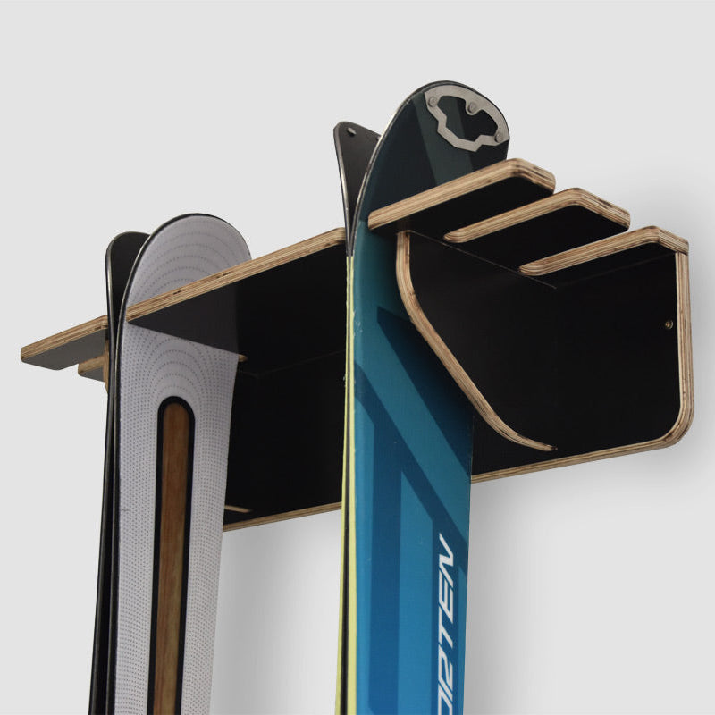 Support mural pour 2 paires de skis et bâtons