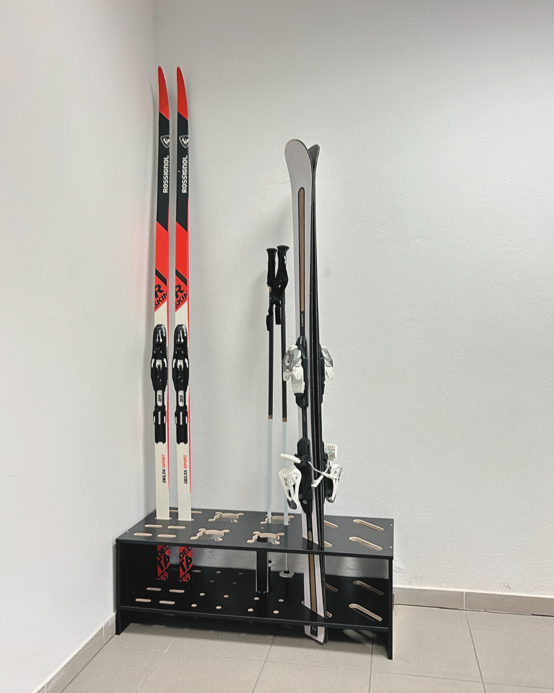Porte-skis, ski de fond et bâton combiné en bois
