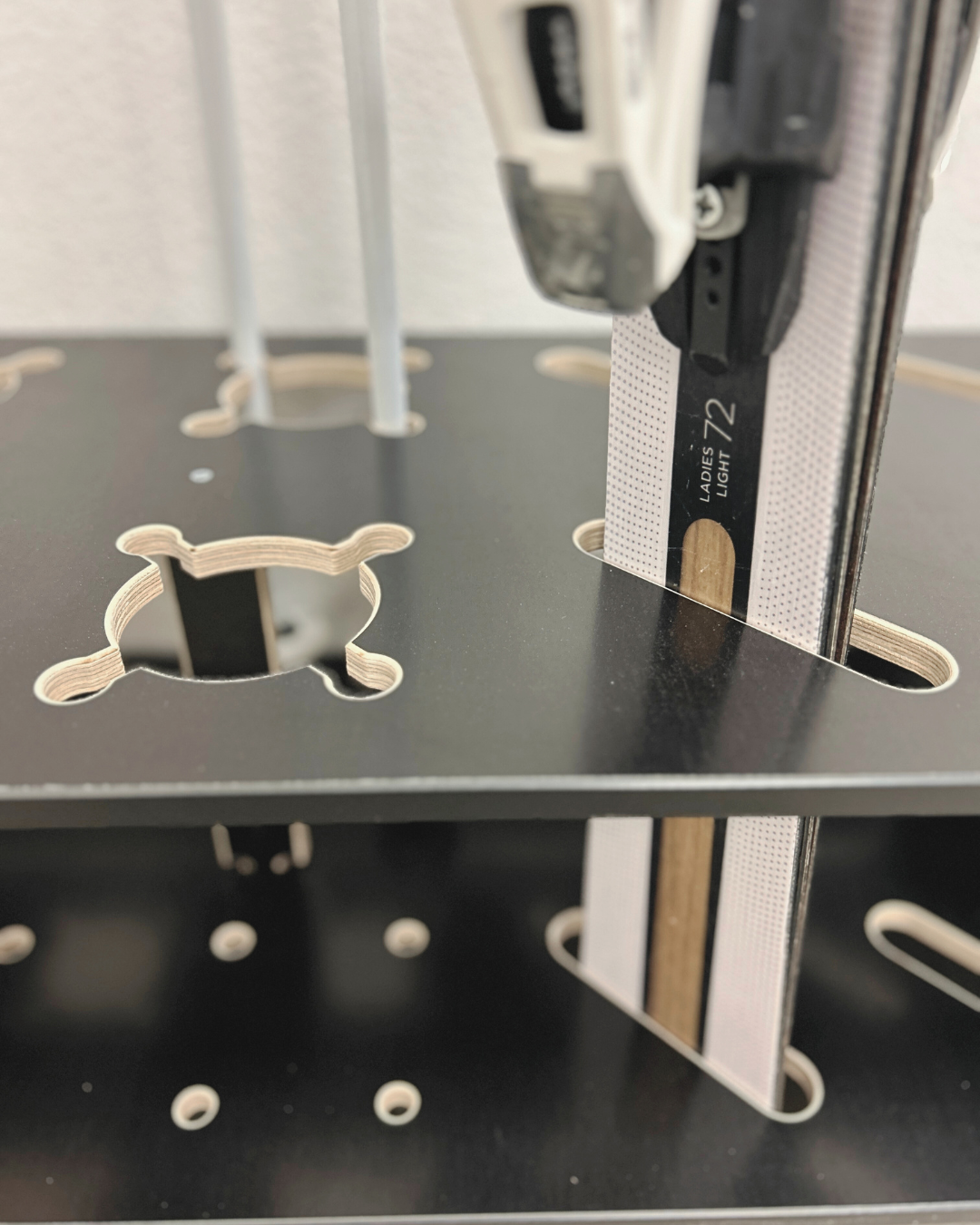 Porte-skis, ski de fond et bâton combiné en bois