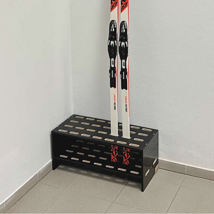 Porte-skis en bois pour 14 paires de skis de fond