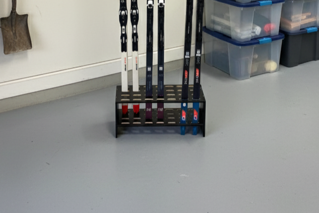 Porte-skis en bois pour 14 paires de skis de fond